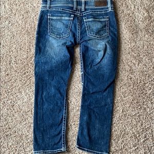BKE brand size 29 distressed jean capris